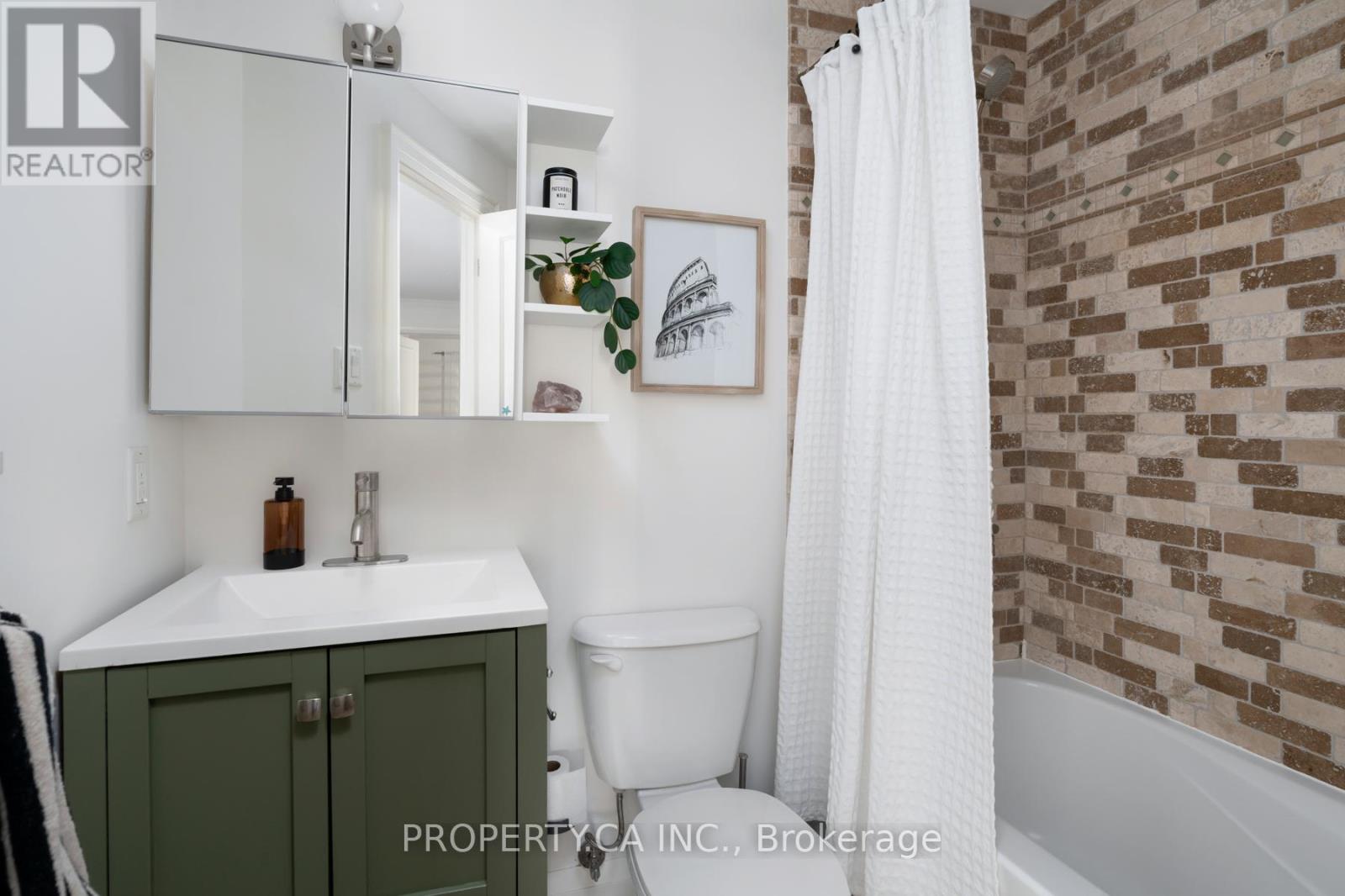 283 Lansdowne Avenue, Toronto, Ontario  M6K 2W2 - Photo 20 - C12896188