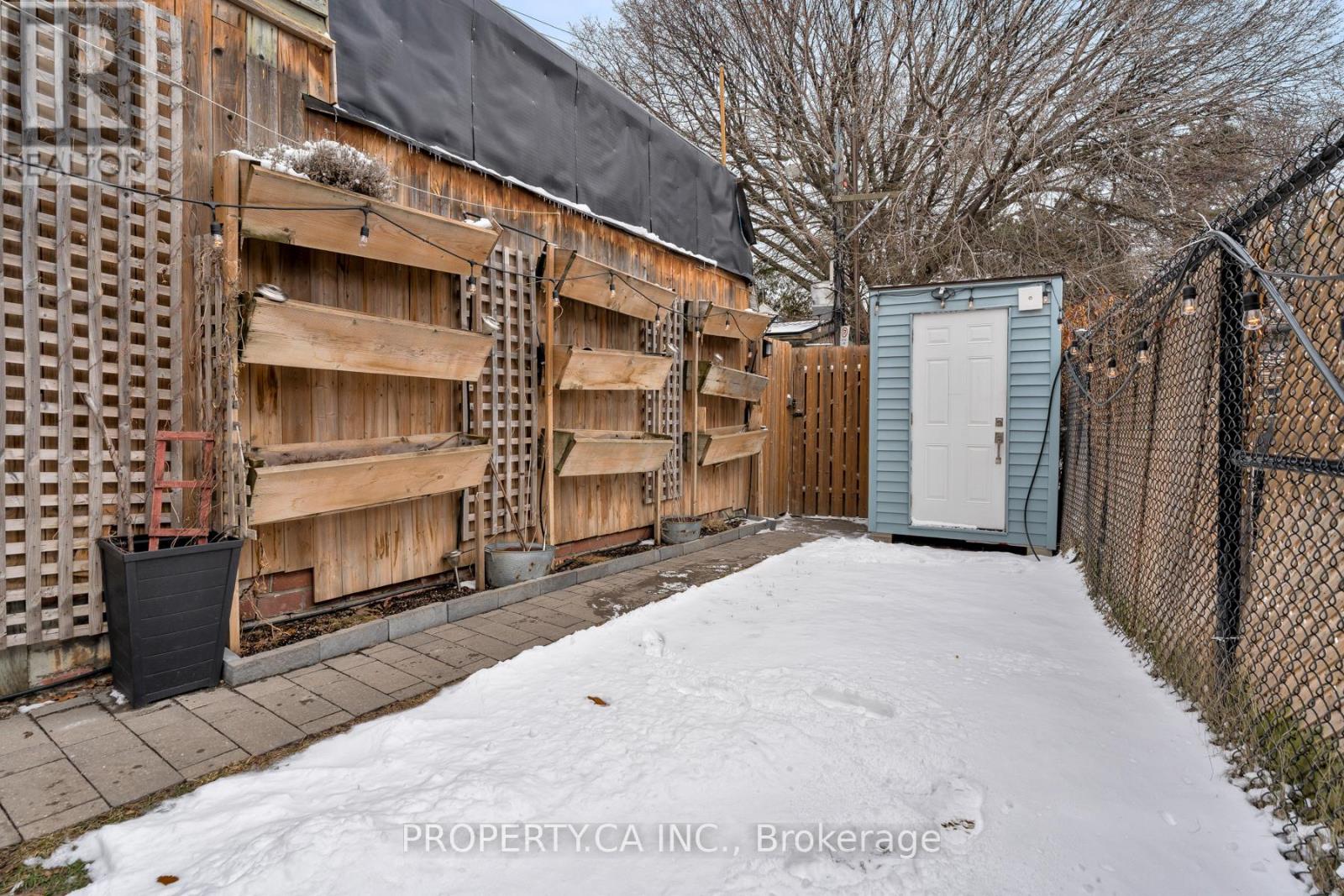 283 Lansdowne Avenue, Toronto, Ontario  M6K 2W2 - Photo 37 - C12896188