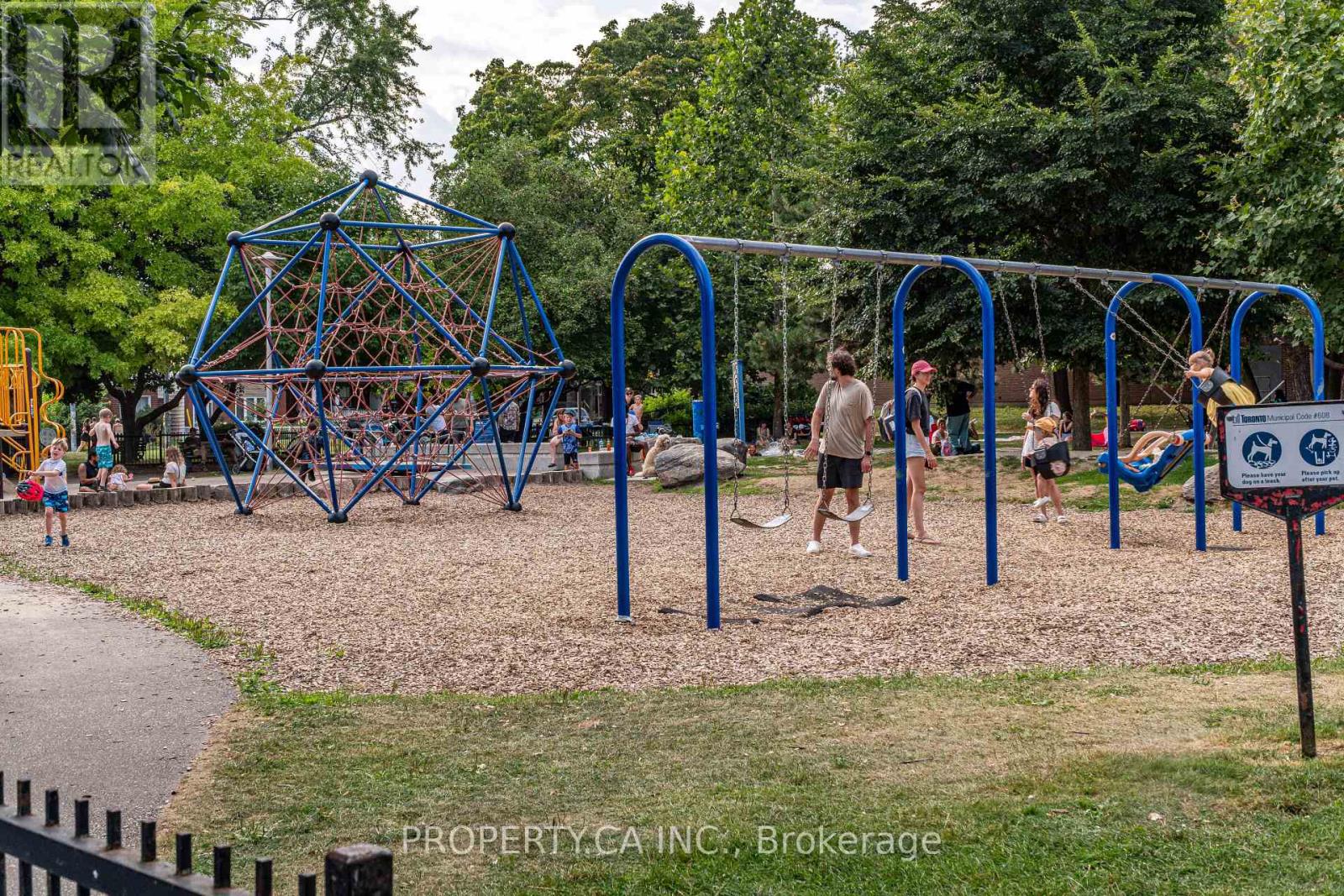 283 Lansdowne Avenue, Toronto, Ontario  M6K 2W2 - Photo 43 - C12896188