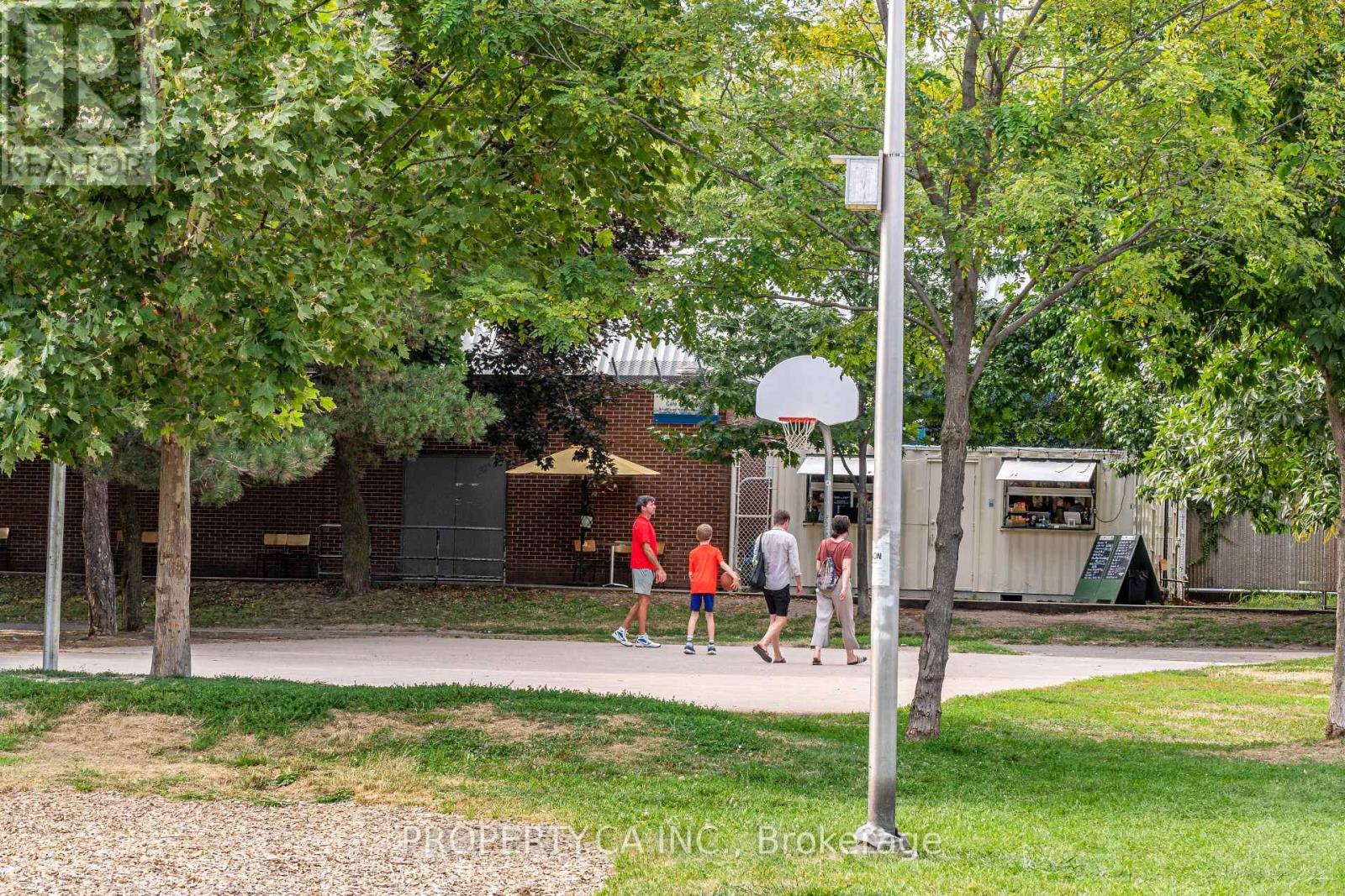 283 Lansdowne Avenue, Toronto, Ontario  M6K 2W2 - Photo 44 - C12896188