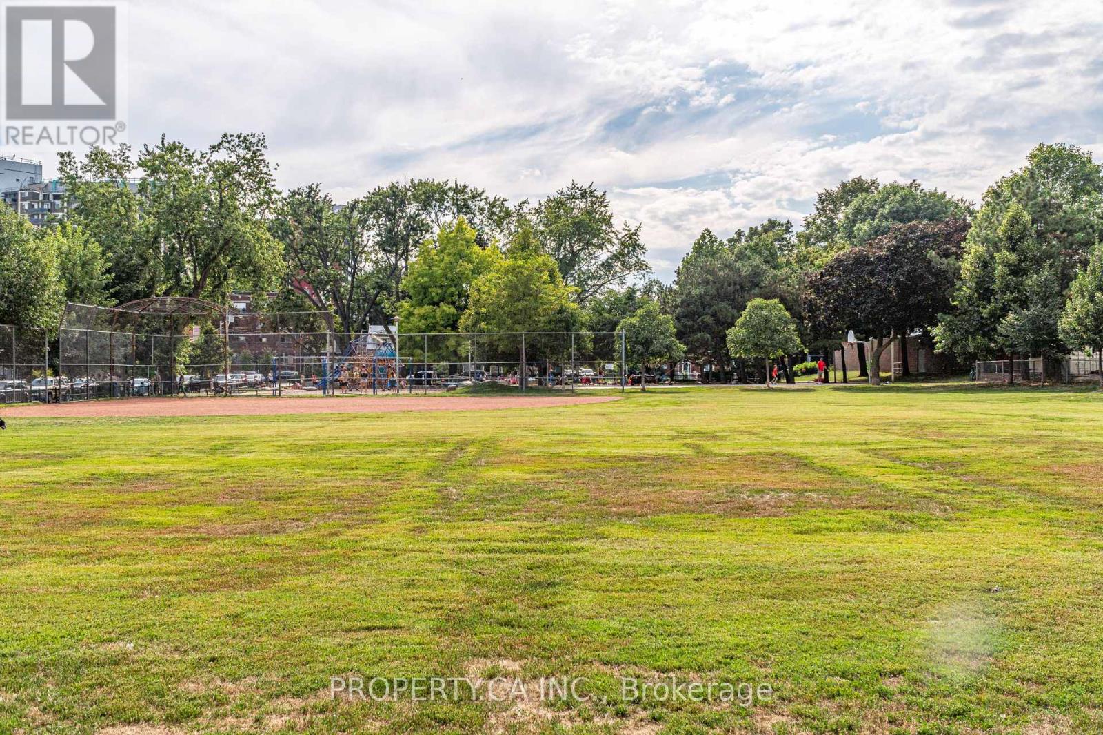 283 Lansdowne Avenue, Toronto, Ontario  M6K 2W2 - Photo 45 - C12896188