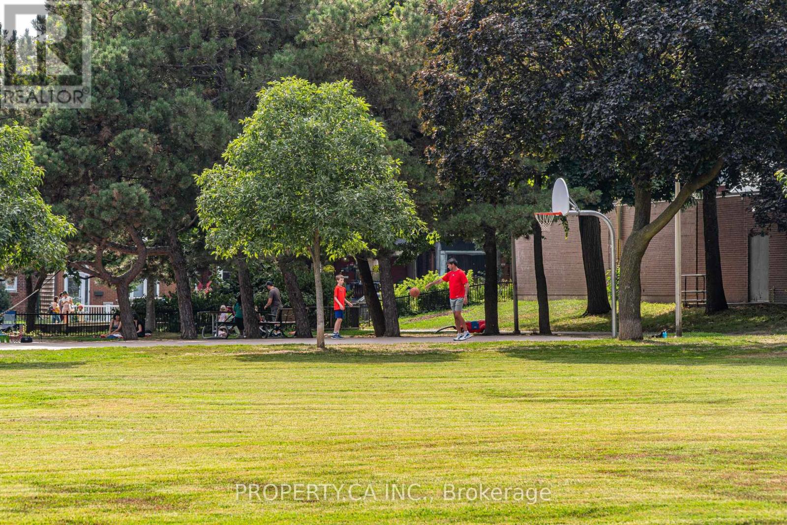 283 Lansdowne Avenue, Toronto, Ontario  M6K 2W2 - Photo 46 - C12896188