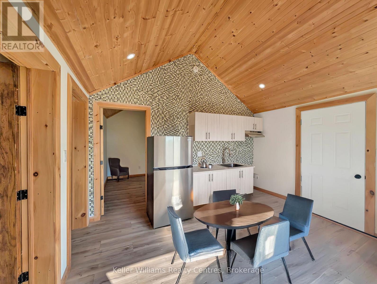 118 Resort Road, South Bruce Peninsula, Ontario  N0H 2T0 - Photo 28 - X12896068