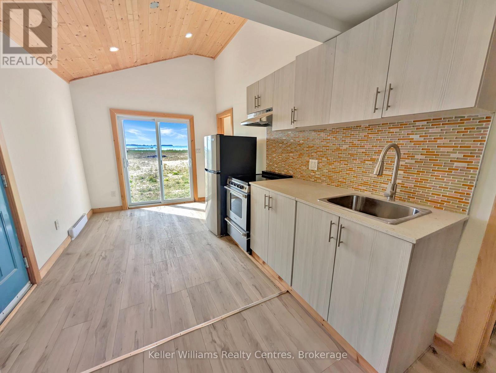 118 Resort Road, South Bruce Peninsula, Ontario  N0H 2T0 - Photo 32 - X12896068