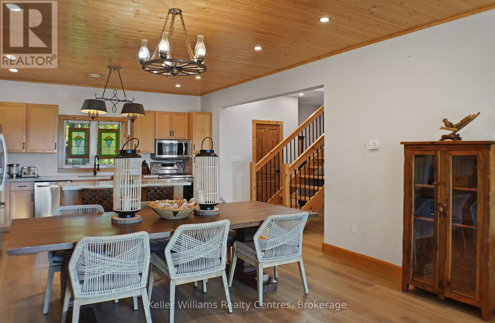 315 Shoreline Avenue, South Bruce Peninsula, Ontario  N0H 2T0 - Photo 10 - X12896078