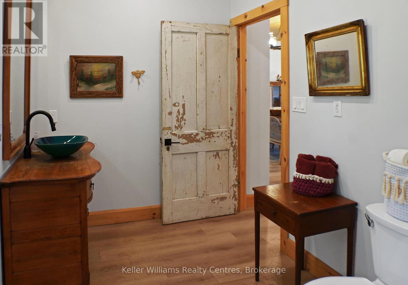 315 Shoreline Avenue, South Bruce Peninsula, Ontario  N0H 2T0 - Photo 23 - X12896078