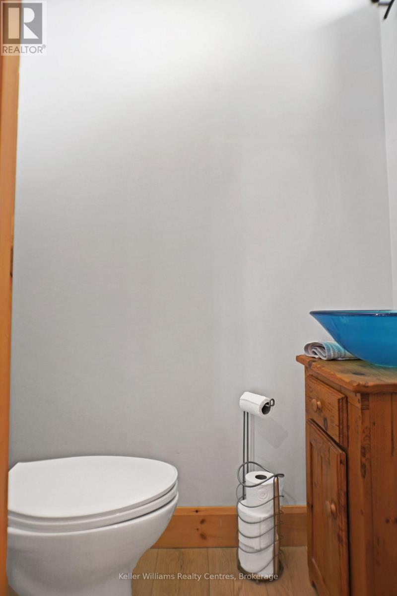 315 Shoreline Avenue, South Bruce Peninsula, Ontario  N0H 2T0 - Photo 24 - X12896078