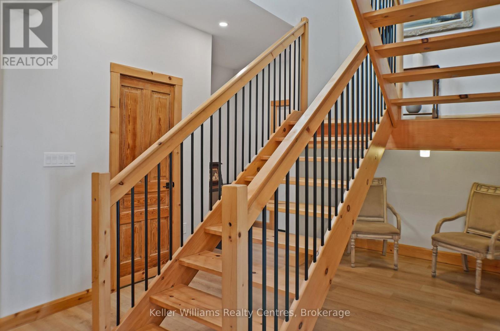 315 Shoreline Avenue, South Bruce Peninsula, Ontario  N0H 2T0 - Photo 25 - X12896078