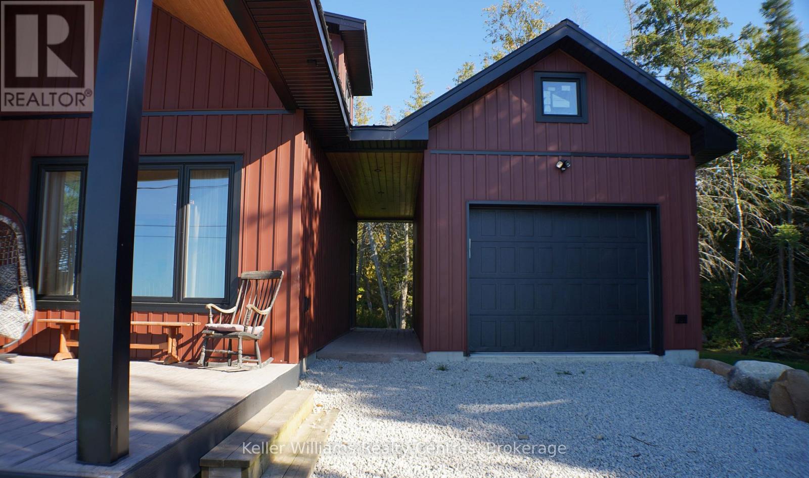 315 Shoreline Avenue, South Bruce Peninsula, Ontario  N0H 2T0 - Photo 35 - X12896078