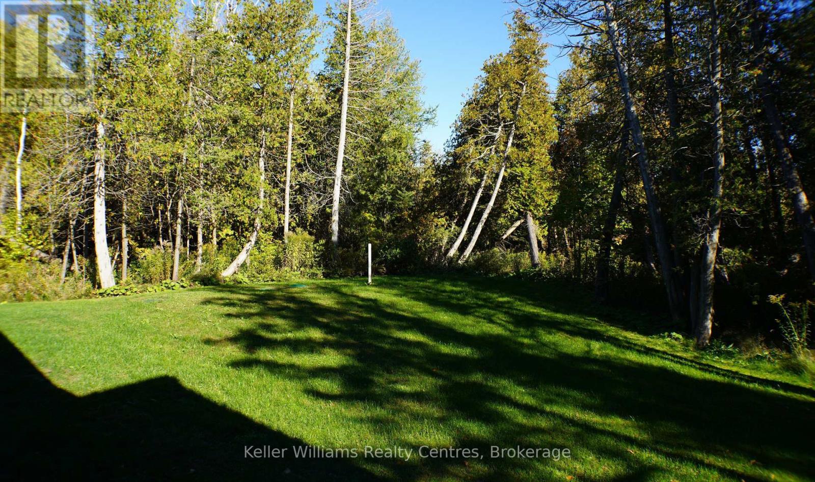 315 Shoreline Avenue, South Bruce Peninsula, Ontario  N0H 2T0 - Photo 41 - X12896078