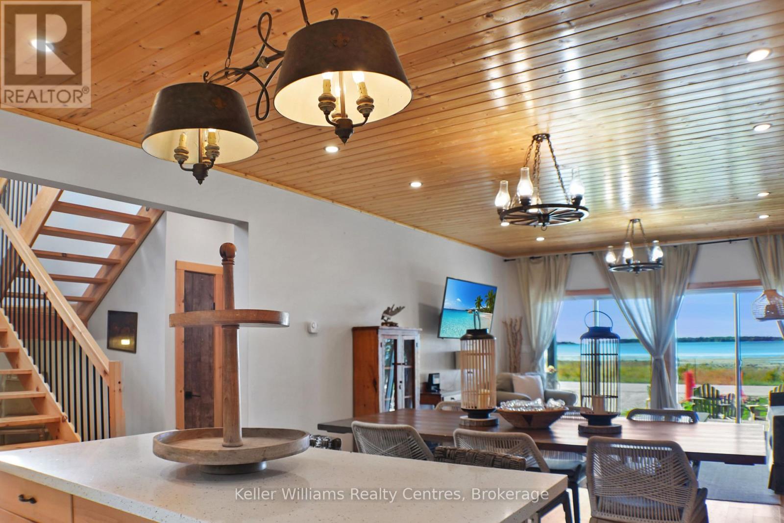 315 Shoreline Avenue, South Bruce Peninsula, Ontario  N0H 2T0 - Photo 9 - X12896078