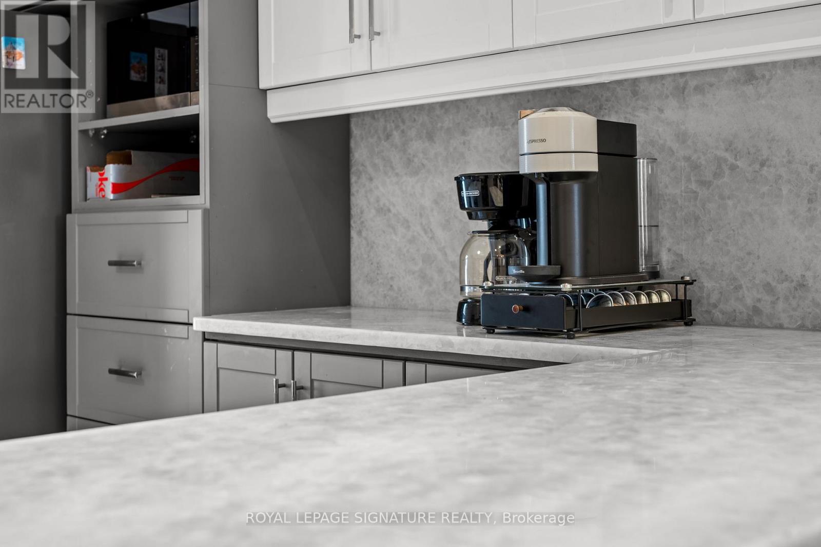 176 Hastings Avenue, Toronto, Ontario  M4L 2L3 - Photo 35 - E12878142