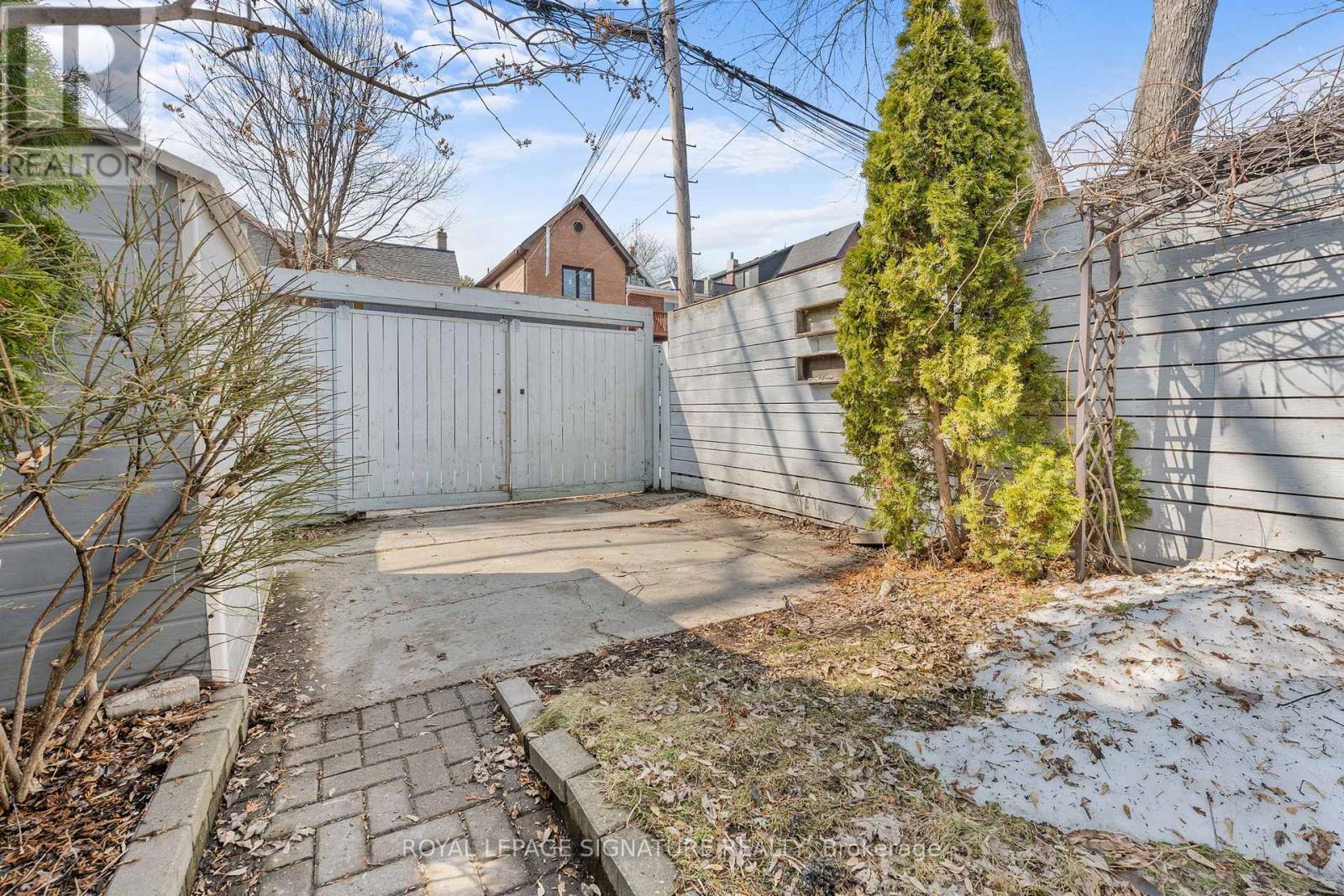 176 Hastings Avenue, Toronto, Ontario  M4L 2L3 - Photo 41 - E12878142