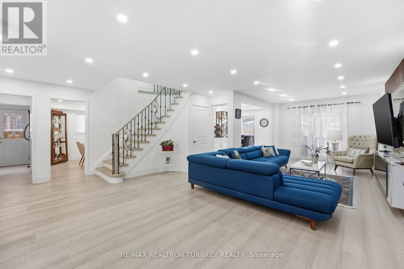 341 Buckingham Road, Newmarket, Ontario  L3Y 6K6 - Photo 10 - N12767214