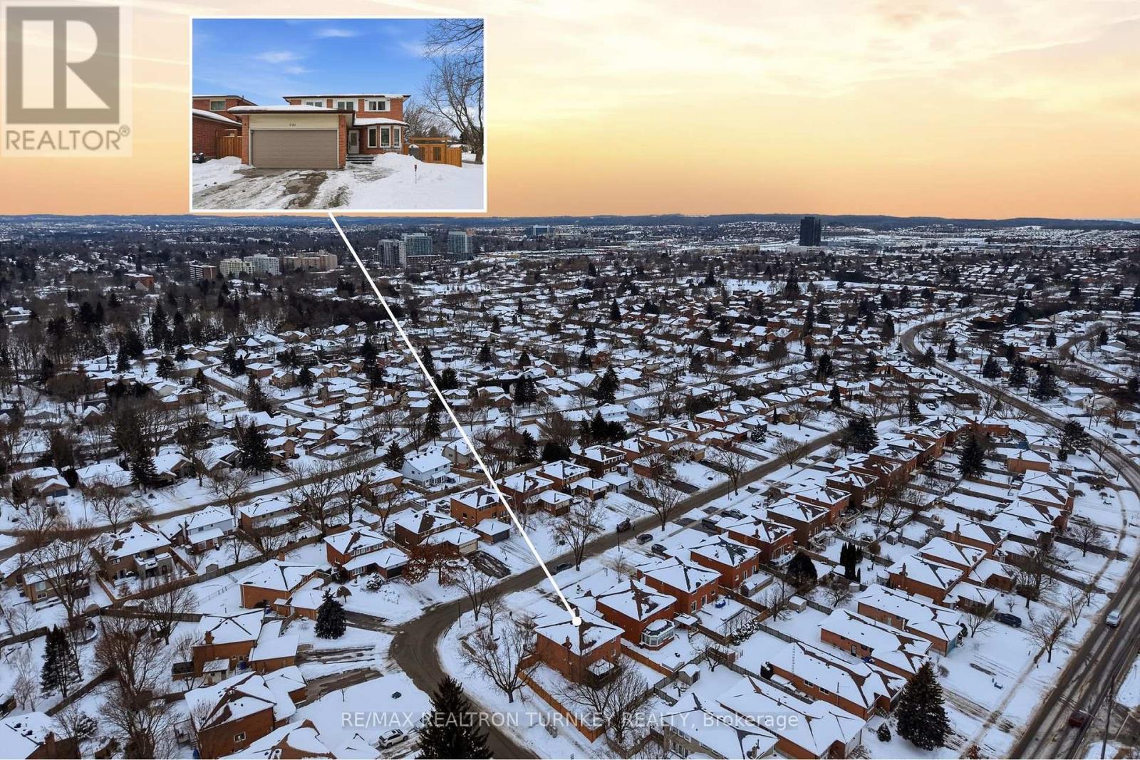 341 Buckingham Road, Newmarket, Ontario  L3Y 6K6 - Photo 4 - N12767214