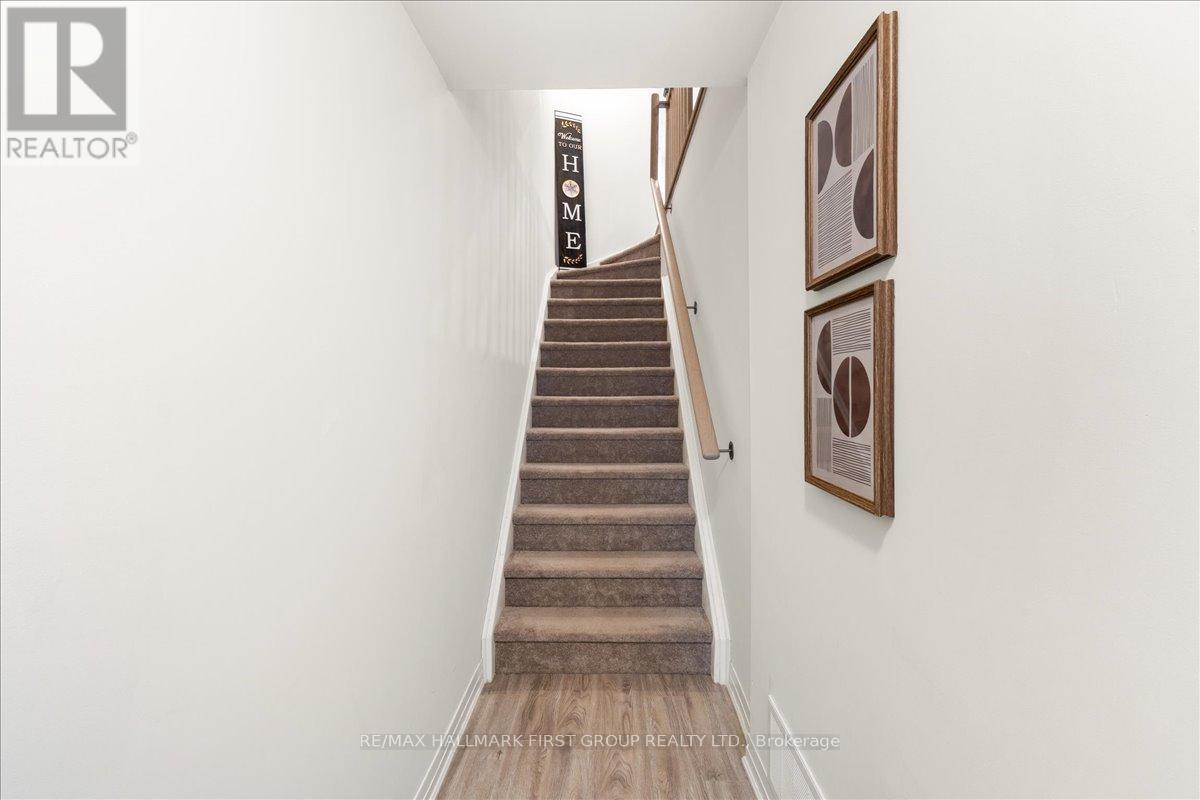 1632 Pleasure Valley Path N, Oshawa, Ontario  L1G 4X8 - Photo 5 - E12896060