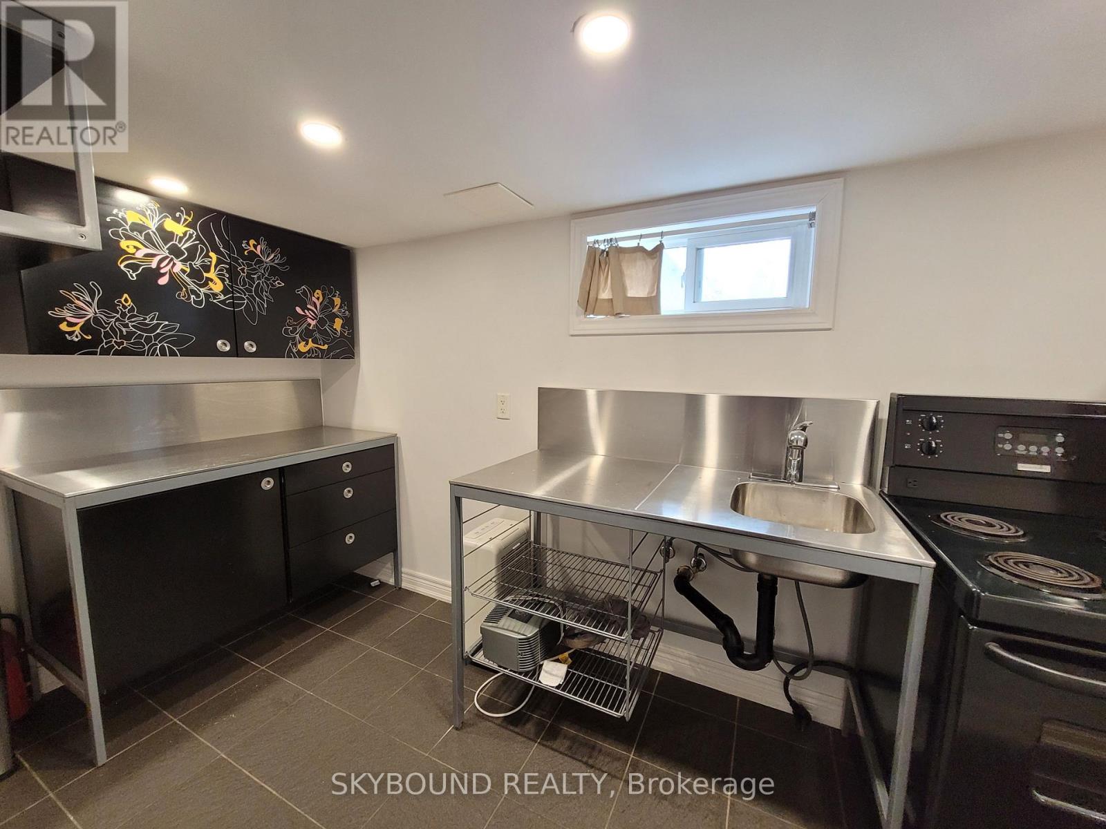 Lower - 19 Midburn Avenue, Toronto, Ontario  M4C 2C8 - Photo 11 - E12896100