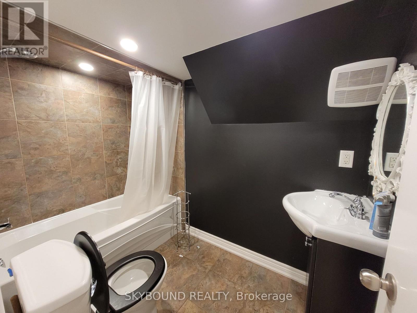 Lower - 19 Midburn Avenue, Toronto, Ontario  M4C 2C8 - Photo 7 - E12896100