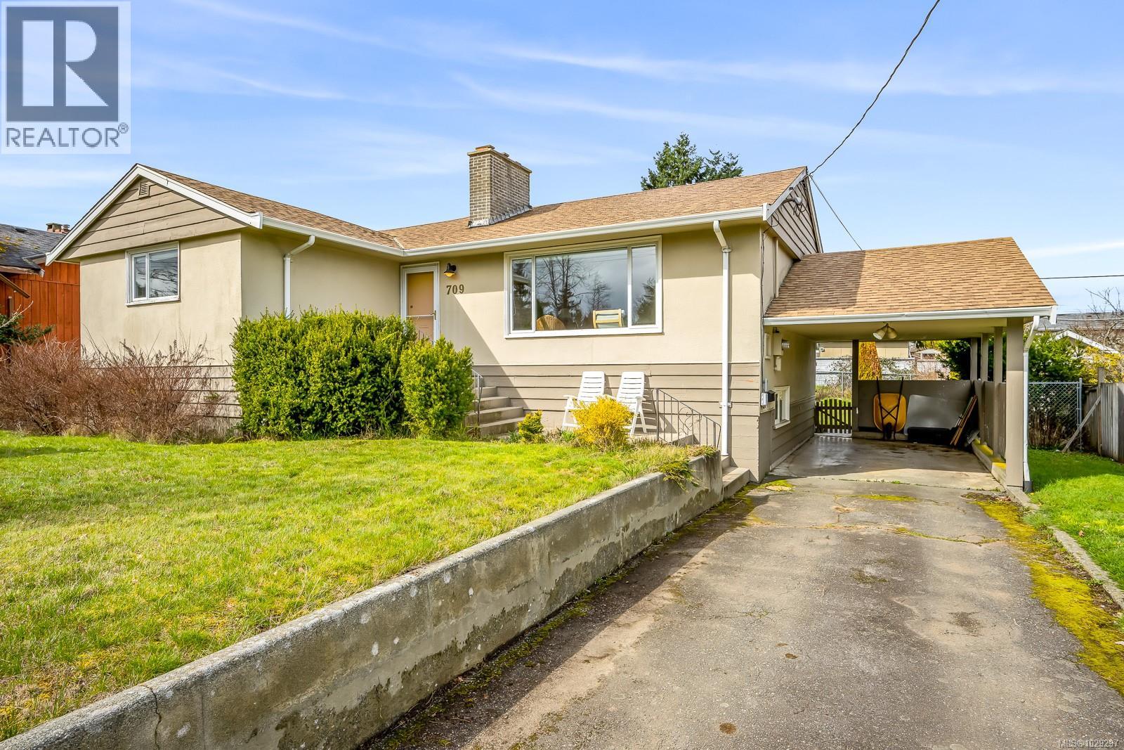 709 17th St, Courtenay, British Columbia