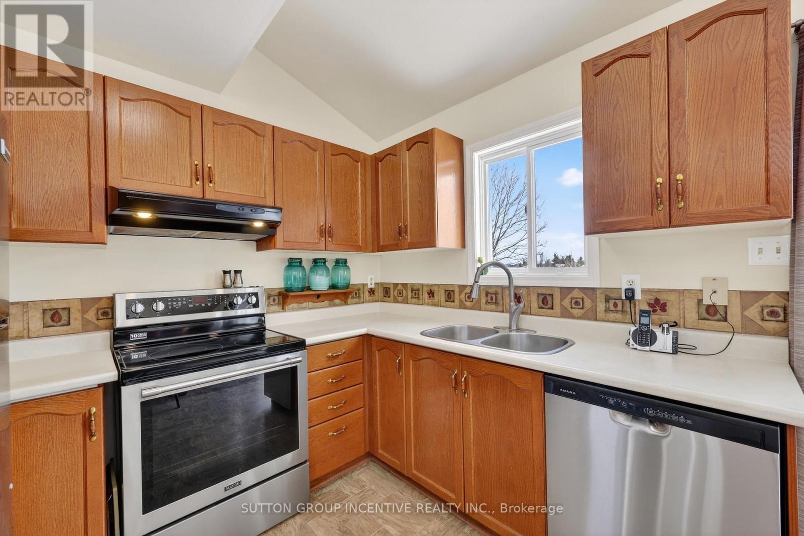 41 Herrema Boulevard, Uxbridge, Ontario  L9P 1W6 - Photo 14 - N12896036