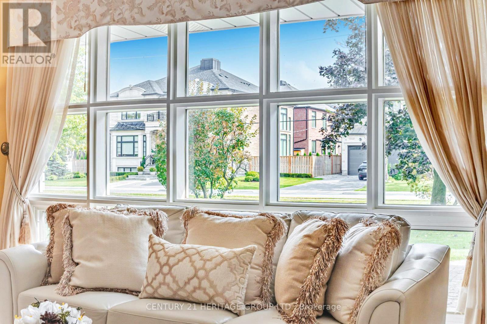 22 Poplar Drive, Richmond Hill, Ontario  L4E 2X6 - Photo 13 - N12896042