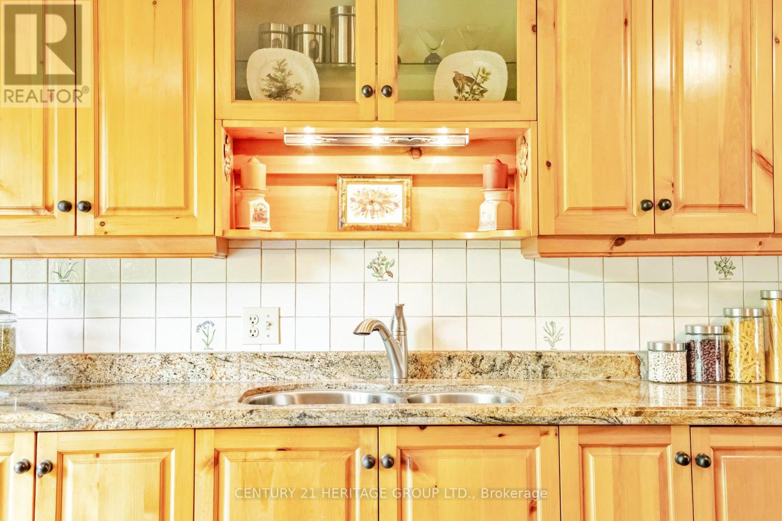 22 Poplar Drive, Richmond Hill, Ontario  L4E 2X6 - Photo 30 - N12896042