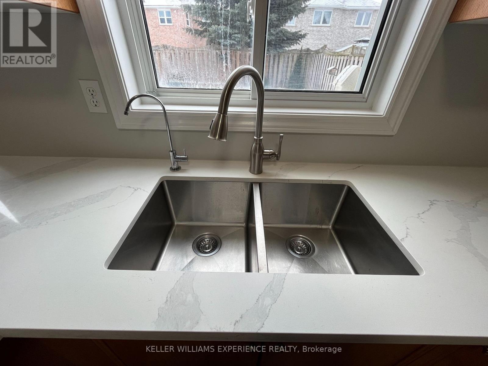 59 Birchwood Drive, Barrie, Ontario  L4M 6X7 - Photo 10 - S12896184