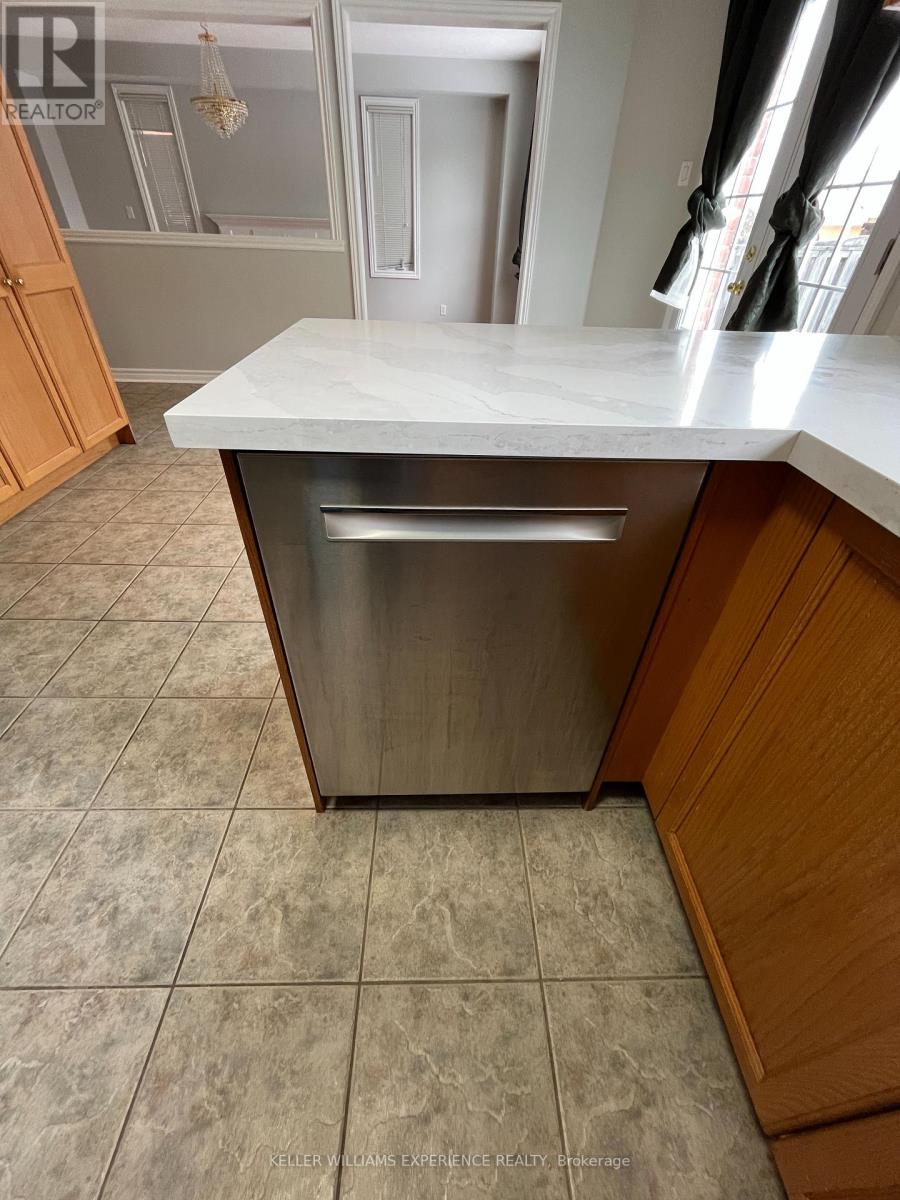 59 Birchwood Drive, Barrie, Ontario  L4M 6X7 - Photo 12 - S12896184