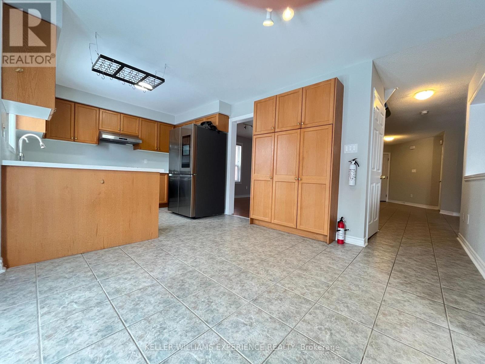 59 Birchwood Drive, Barrie, Ontario  L4M 6X7 - Photo 6 - S12896184