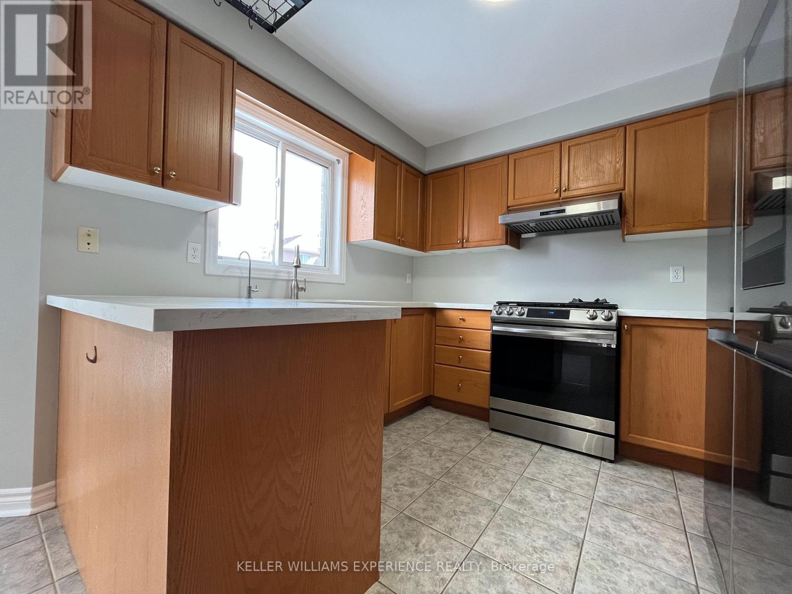 59 Birchwood Drive, Barrie, Ontario  L4M 6X7 - Photo 7 - S12896184