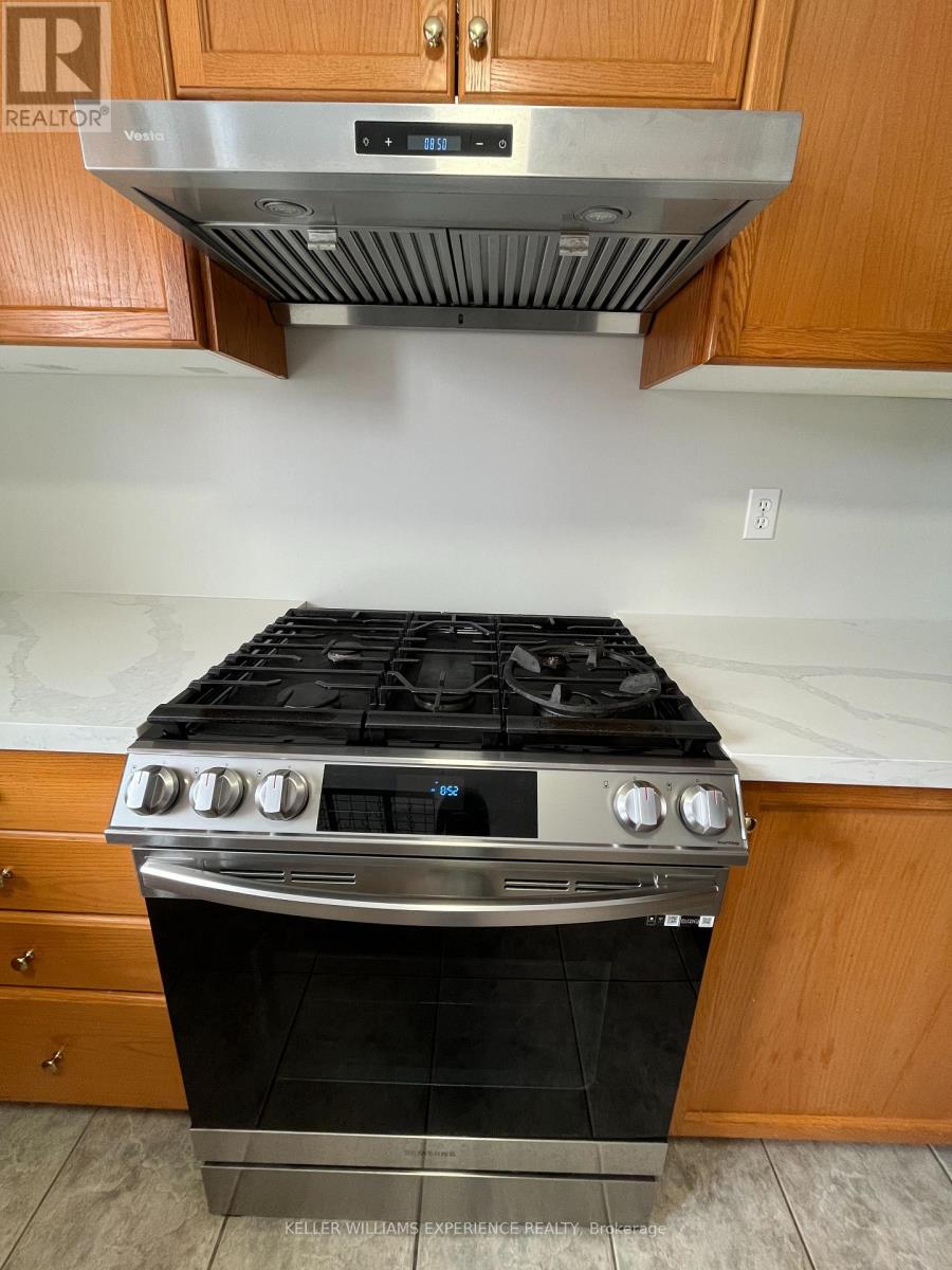 59 Birchwood Drive, Barrie, Ontario  L4M 6X7 - Photo 8 - S12896184