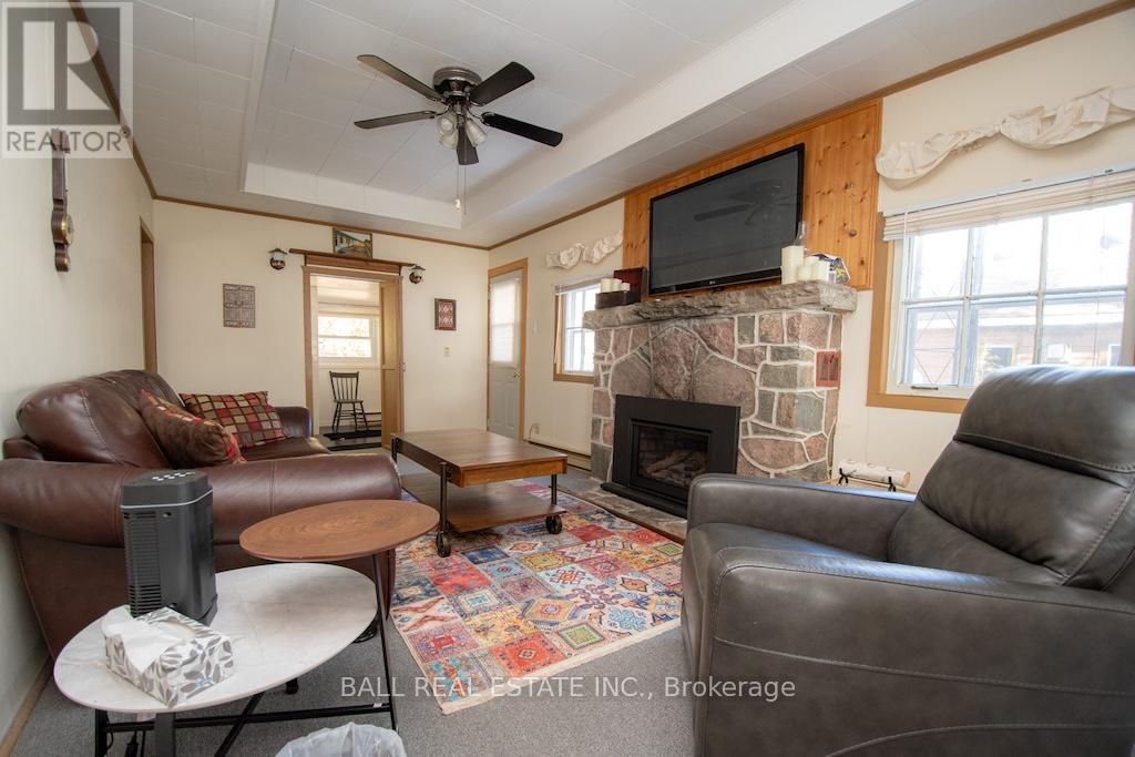 2077 White Lake Road W, Douro-Dummer, Ontario  K0L 2H0 - Photo 11 - X12890264