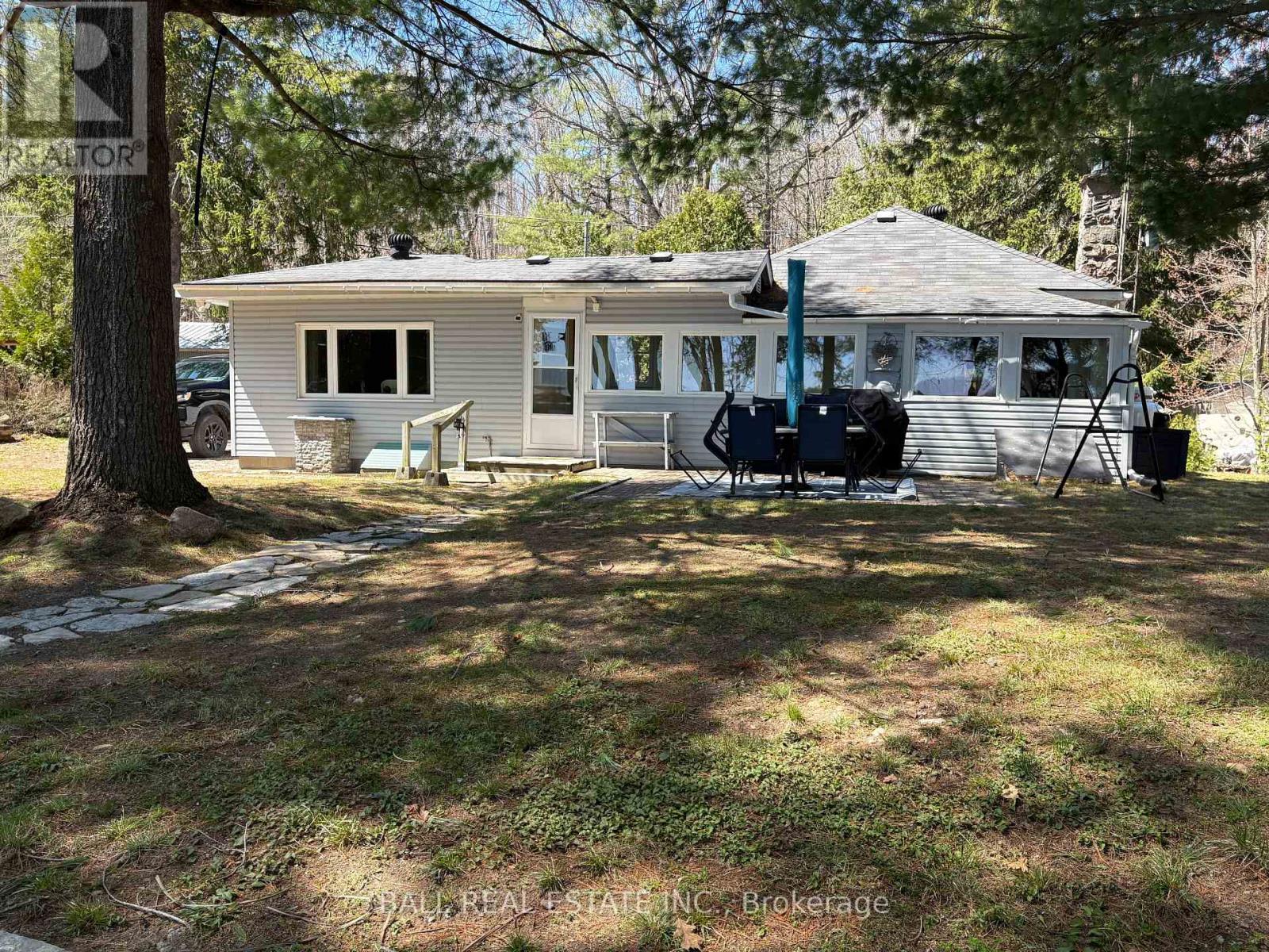 2077 White Lake Road W, Douro-Dummer, Ontario  K0L 2H0 - Photo 4 - X12890264