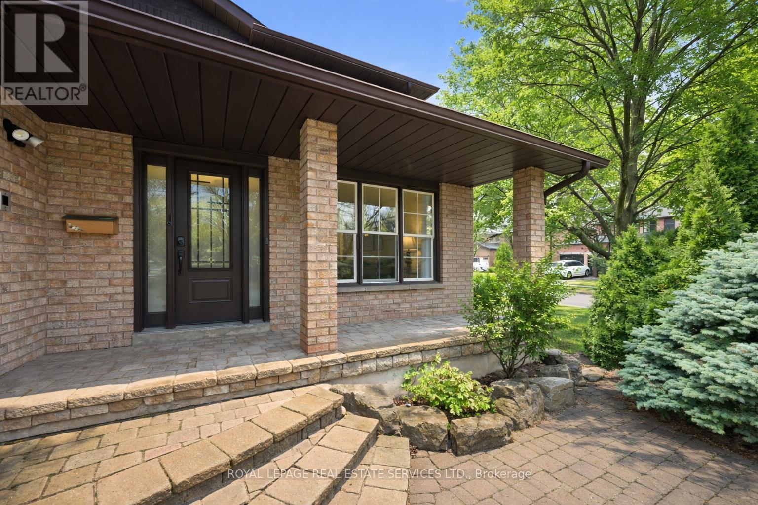 1224 Tilcroft Gate, Oakville (Ga Glen Abbey), Ontario  L6M 2H8 - Photo 2 - W12896030