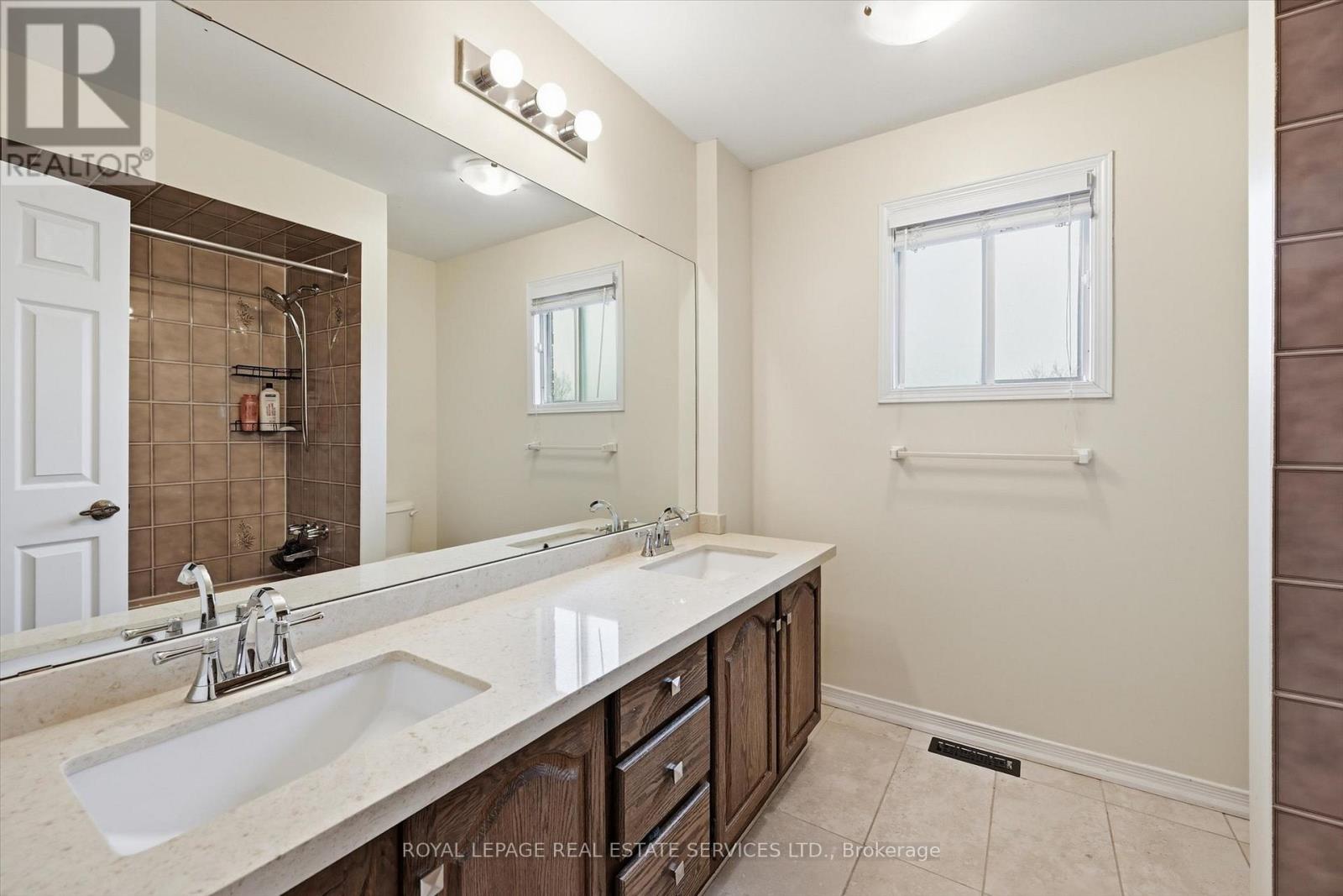 1224 Tilcroft Gate, Oakville (Ga Glen Abbey), Ontario  L6M 2H8 - Photo 31 - W12896030