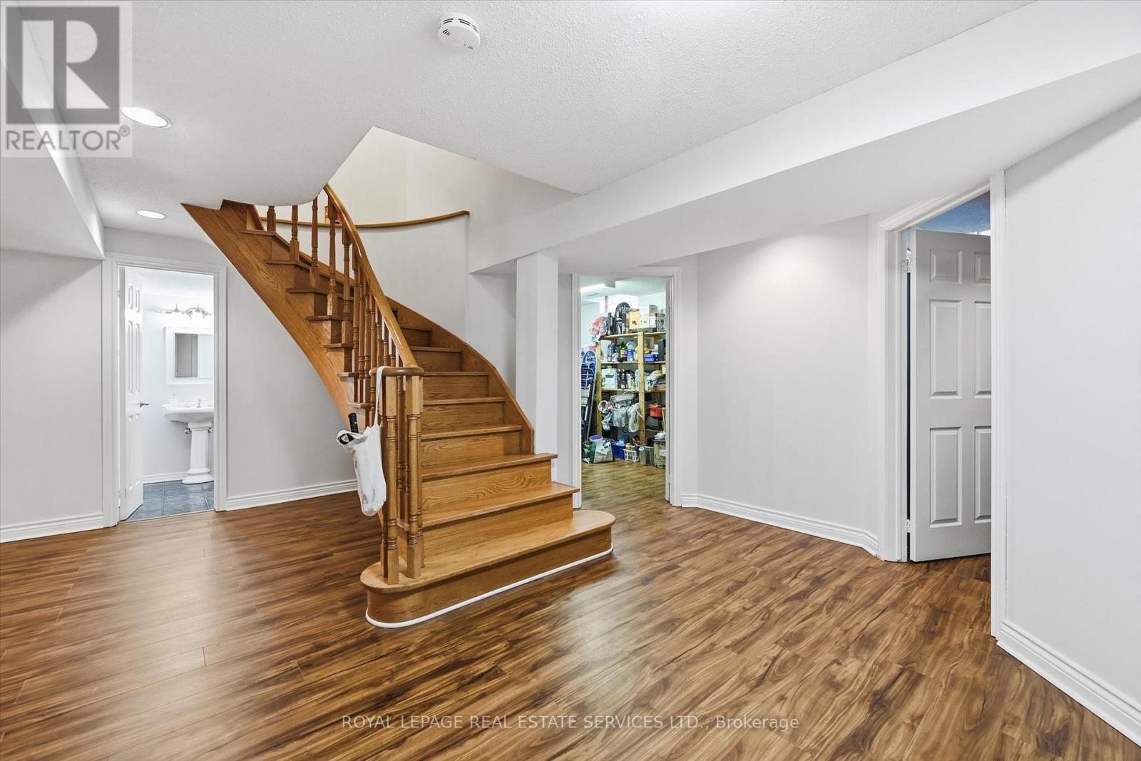 1224 Tilcroft Gate, Oakville (Ga Glen Abbey), Ontario  L6M 2H8 - Photo 33 - W12896030