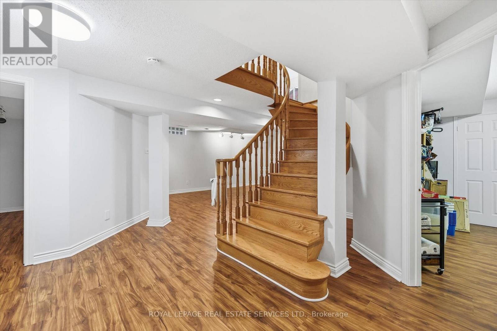 1224 Tilcroft Gate, Oakville (Ga Glen Abbey), Ontario  L6M 2H8 - Photo 34 - W12896030