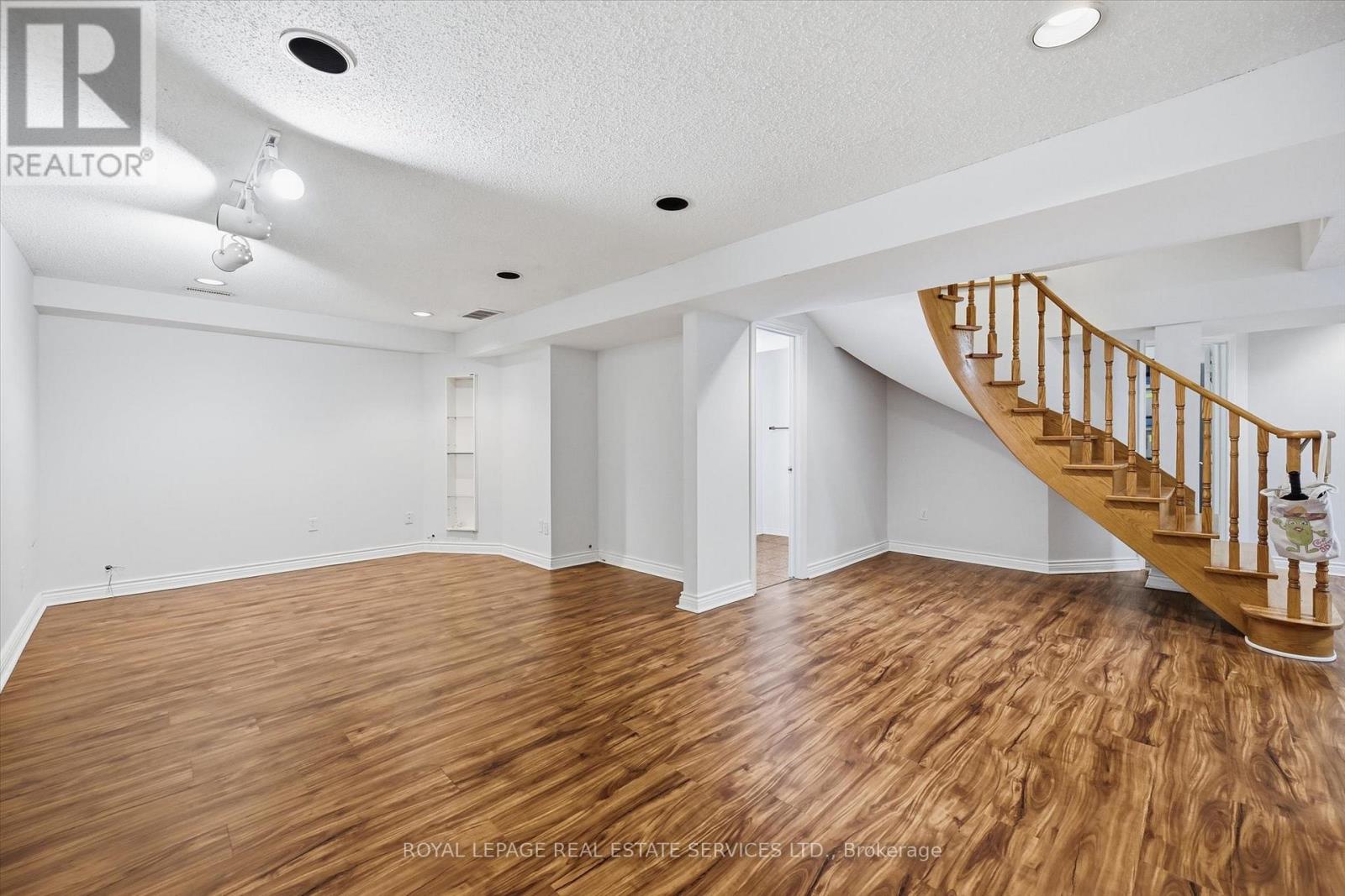 1224 Tilcroft Gate, Oakville (Ga Glen Abbey), Ontario  L6M 2H8 - Photo 36 - W12896030