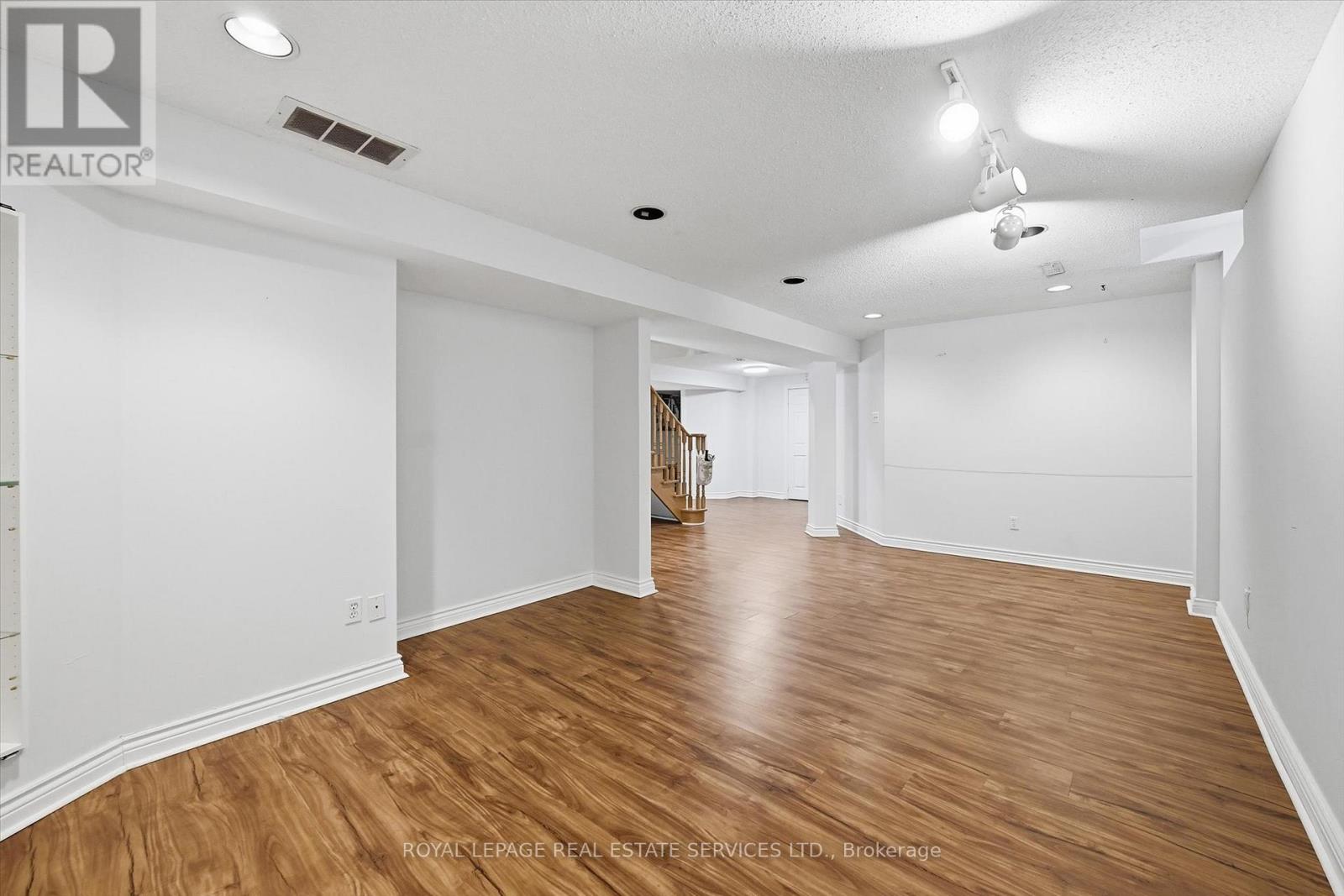 1224 Tilcroft Gate, Oakville (Ga Glen Abbey), Ontario  L6M 2H8 - Photo 37 - W12896030