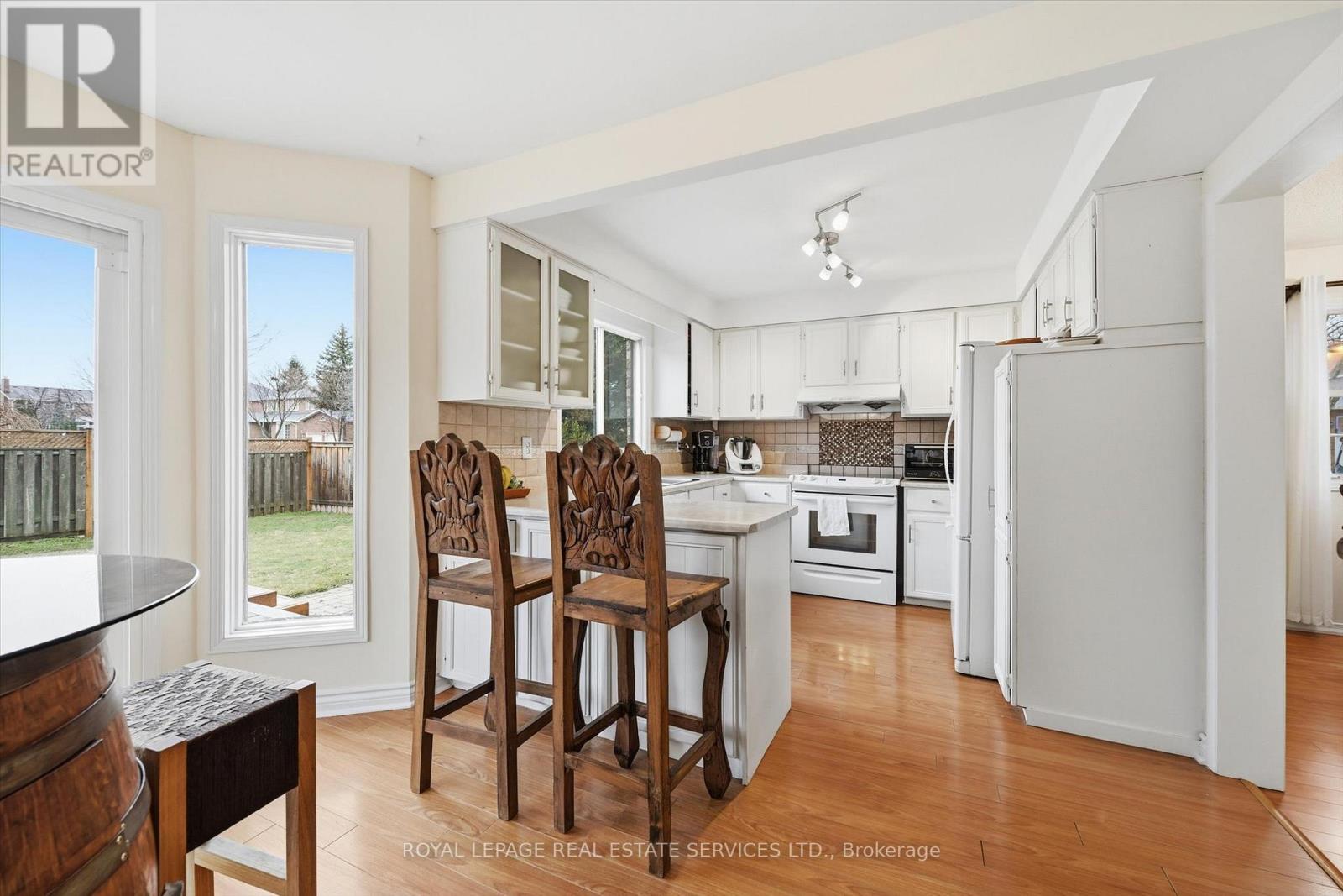 1224 Tilcroft Gate, Oakville (Ga Glen Abbey), Ontario  L6M 2H8 - Photo 9 - W12896030