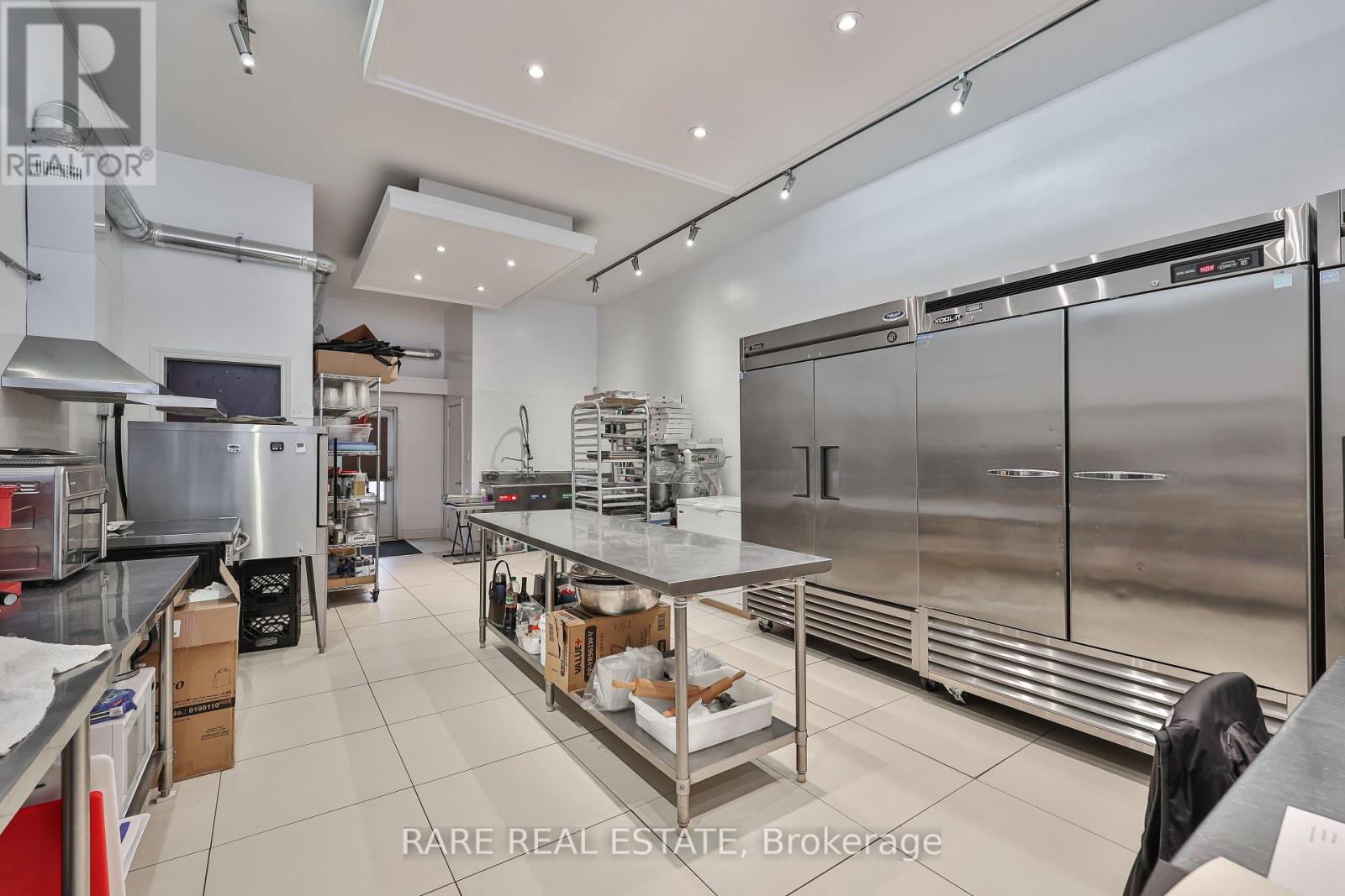 3588 Dufferin Street, Toronto, Ontario  M3K 1N1 - Photo 9 - W12896048