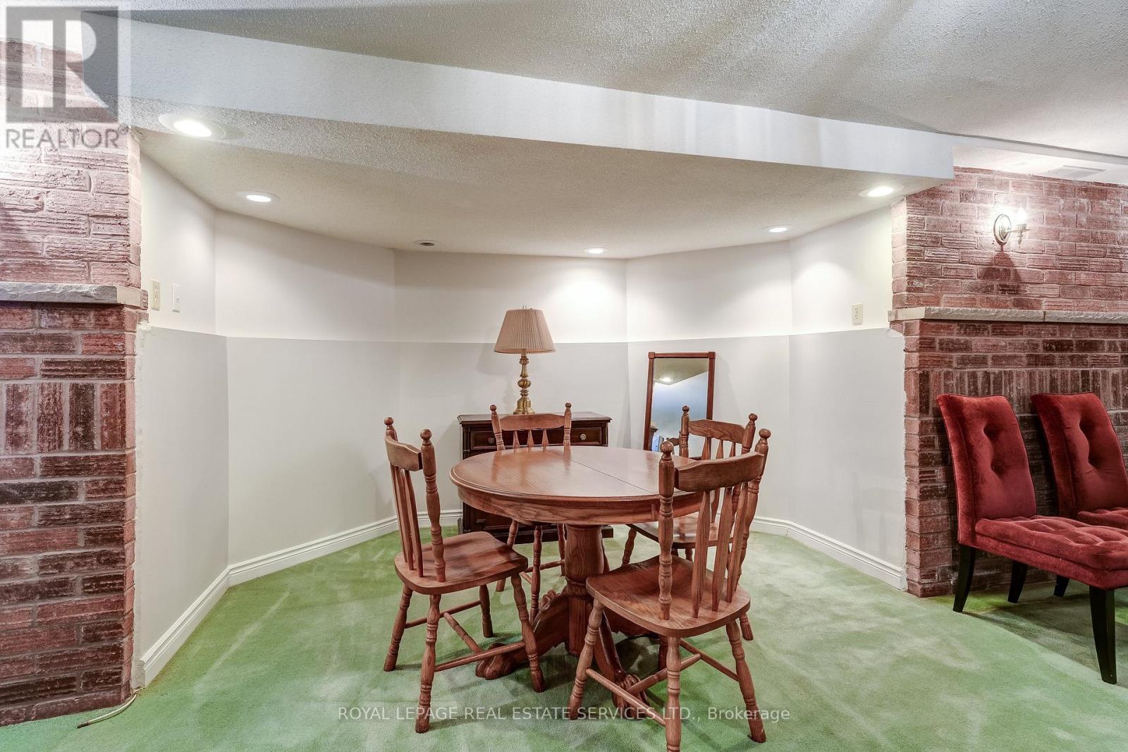 9 Morrison Creek Crescent, Oakville, Ontario  L6H 4C2 - Photo 38 - W12896146