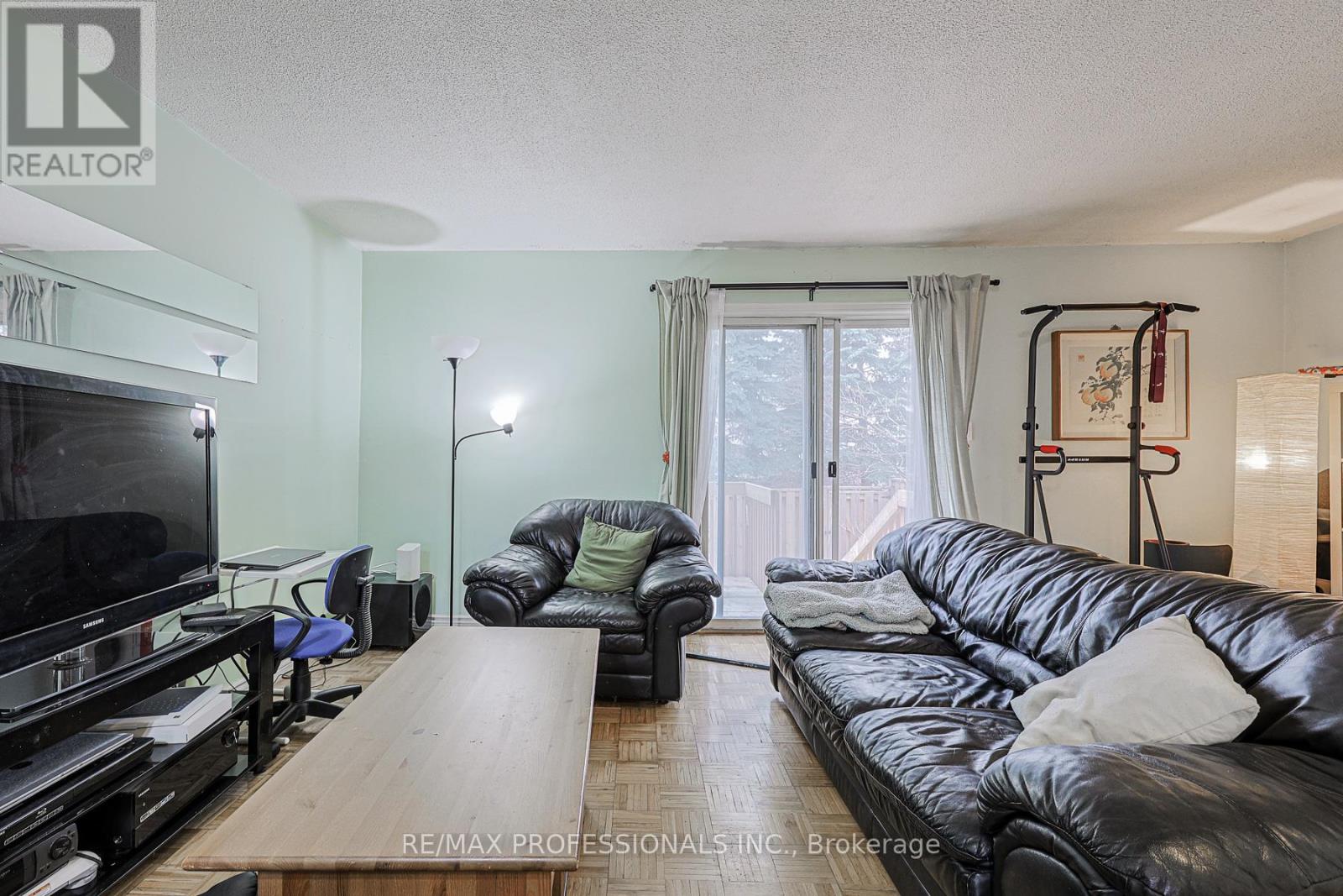 24 Permfield Path, Toronto, Ontario  M9C 4Y5 - Photo 11 - W12896148