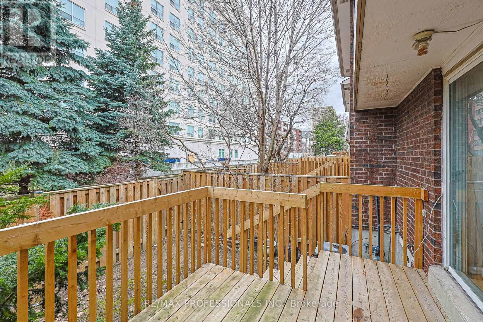 24 Permfield Path, Toronto, Ontario  M9C 4Y5 - Photo 17 - W12896148