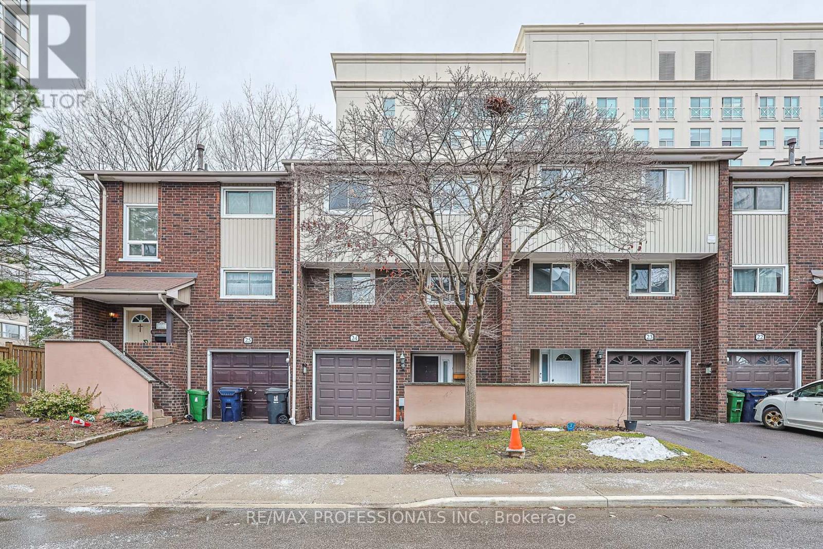 24 Permfield Path, Toronto, Ontario  M9C 4Y5 - Photo 2 - W12896148