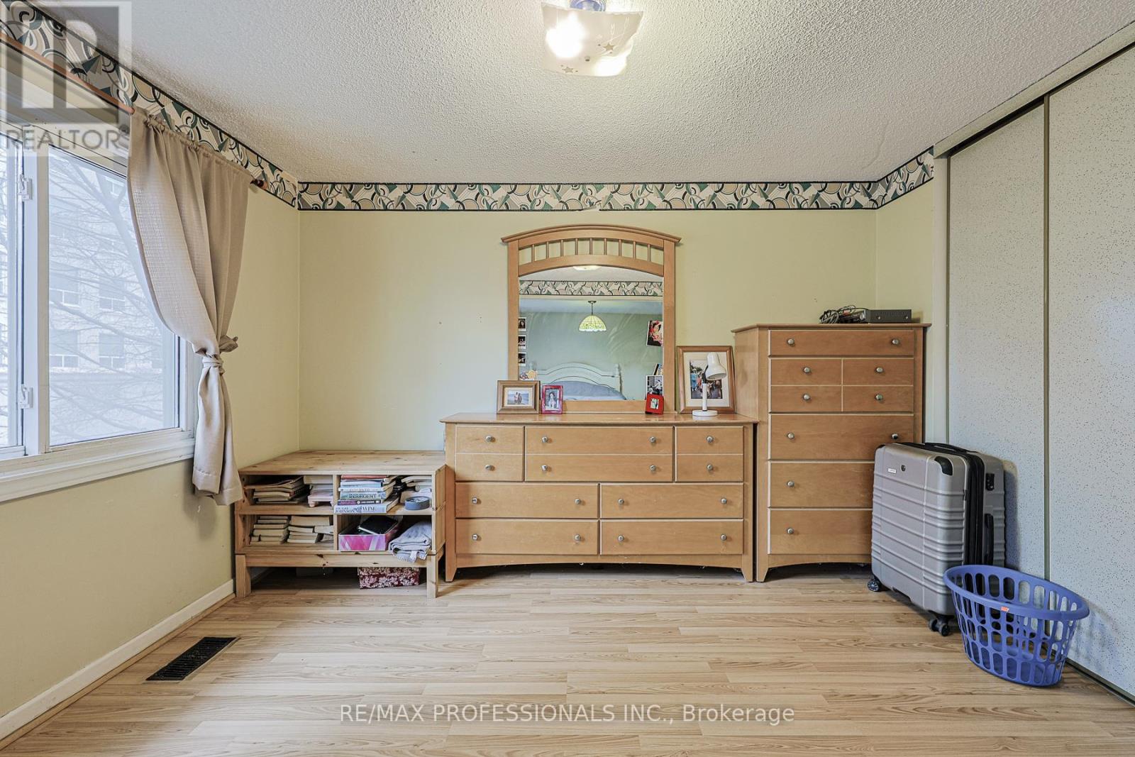 24 Permfield Path, Toronto, Ontario  M9C 4Y5 - Photo 26 - W12896148