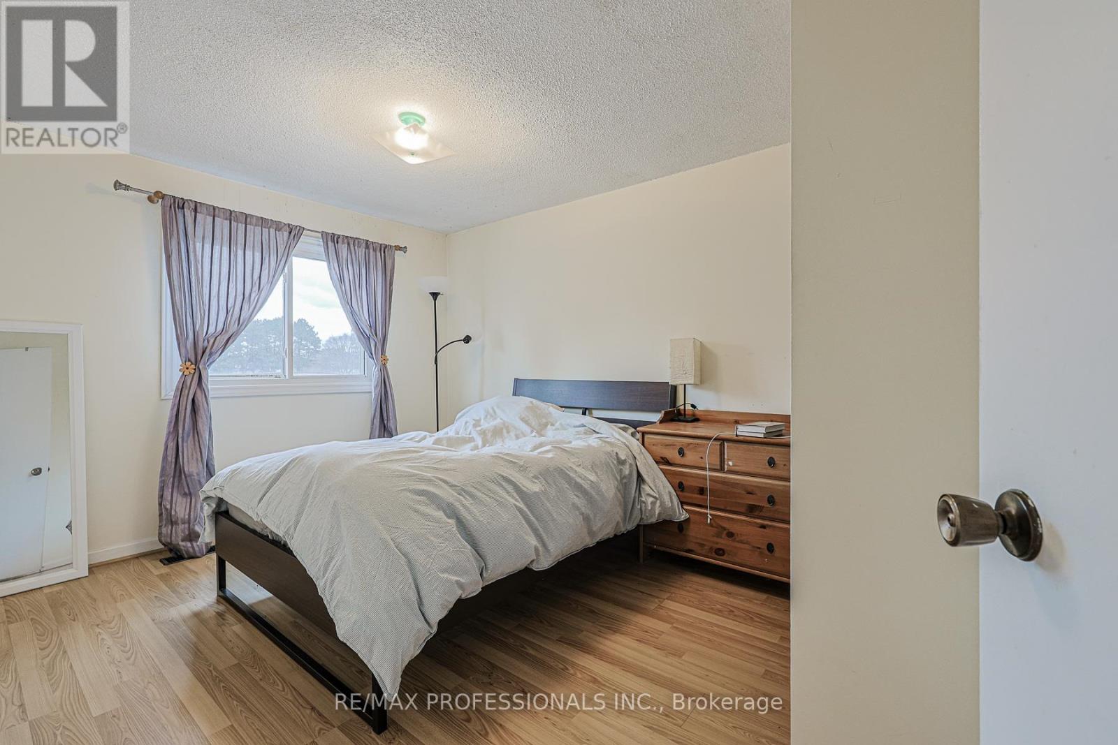 24 Permfield Path, Toronto, Ontario  M9C 4Y5 - Photo 29 - W12896148