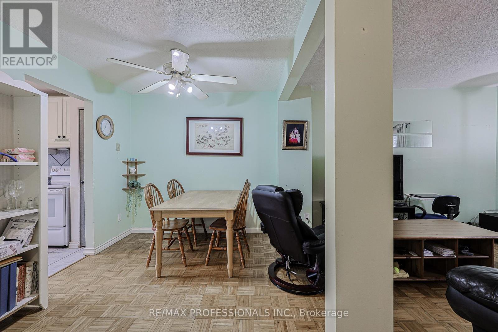 24 Permfield Path, Toronto, Ontario  M9C 4Y5 - Photo 7 - W12896148