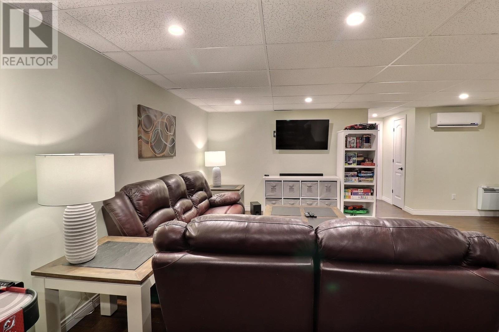 51 South Main Street, Mount Stewart, Prince Edward Island  C0A 1T0 - Photo 16 - 202604844