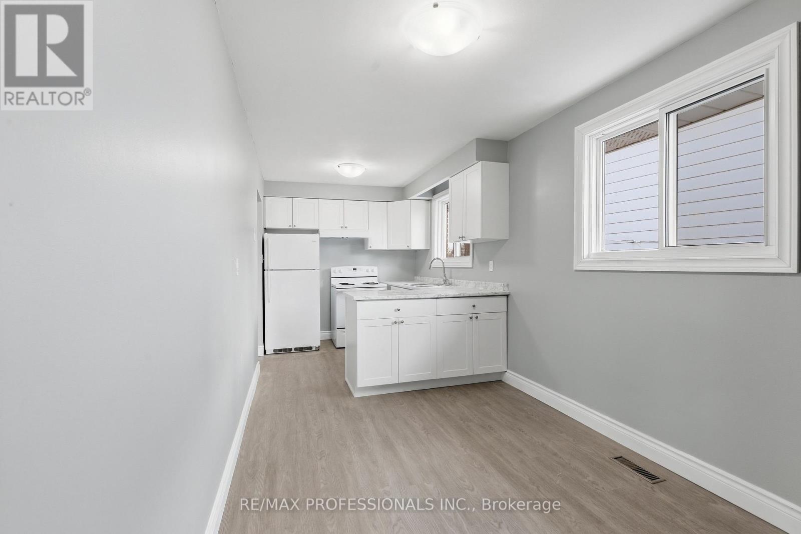 3335 Delfi Road, Mississauga, Ontario  L5L 1S1 - Photo 11 - W12896224